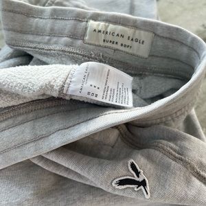 AE Men’s Super Soft Joggers Size Medium Gray
